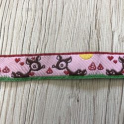 Webband verliebte Rehe auf rosa