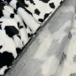 Kunstfell Kuhmuster – Weich, Stylisch & Vielseitig