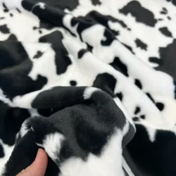 Kunstfell Kuhmuster – Weich, Stylisch & Vielseitig