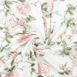 Bestickter Tüll „Rosengarten“ – zarte Stickerei für edle Nähträume 🌹✨