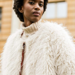 Fibre Mood FM416102 – Knit Hairy Fur (hellgrau)