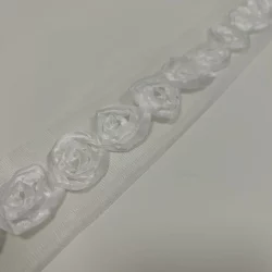 ???? Rosenborte „Ivory Bloom“ – 65 mm (mit Tüll)