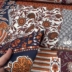 Baumwoll-Voile „Patchwork Terracotta“ – leichter Baumwollstoff mit Retro-Patchwork-Design