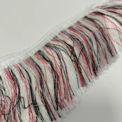 Fransenband 95 mm – Weiß mit Schwarz-Rot Akzenten