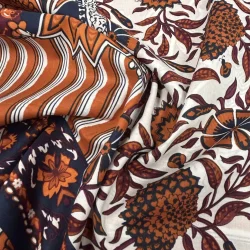Baumwoll-Voile „Patchwork Terracotta“ – leichter Baumwollstoff mit Retro-Patchwork-Design