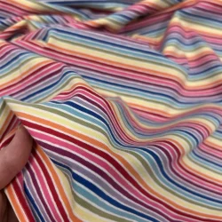 Jersey Stoff Bunte Streifen – weicher Baumwolljersey mit Regenbogenstreifen