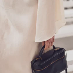 FM792028 – Woven Acetate Shiny (Fibre Mood)