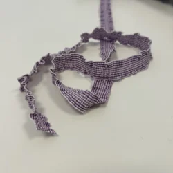 Rüschenband „Mini Check Flieder“ 23 mm – elastisches Dekoband